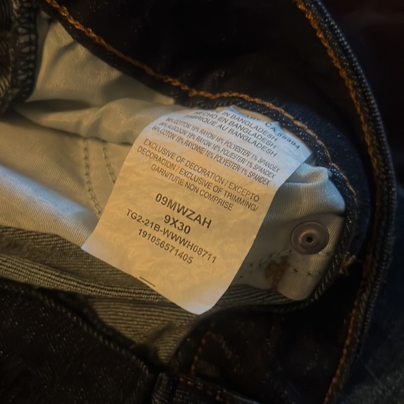 Woman’s wrangler boot cut jeans great condition very comfortable! Size 9x30 - Picture 5 of 5